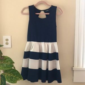 Adorable navy & white dress.
